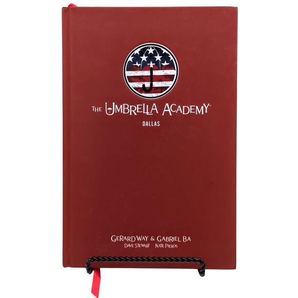 Umbrella Academy Dallas Bookshelf Edition Oversized HC, Gerard Way, Gabriel Bá - Picture 1 of 4